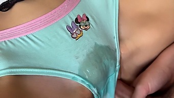 Sensual Wife And Friend Engage In Kinky Pussy Rubbing With Explosive Climax